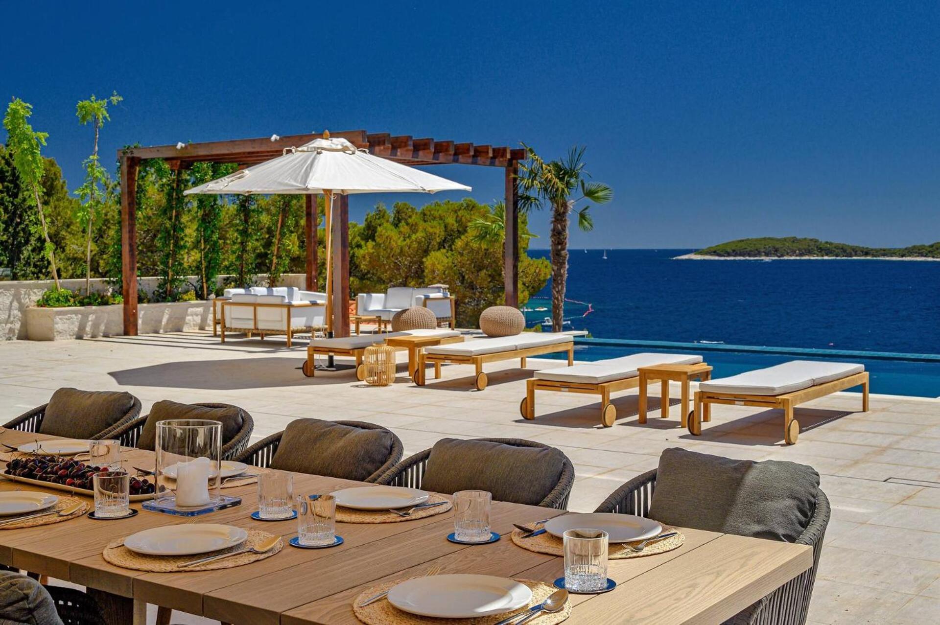 Crystalsea 1 Infinity Heatedpool In Hvar